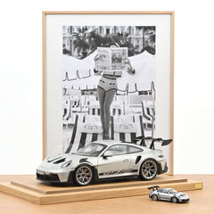 Porsche 911 GT3 RS 2022 GT-silvermetallic/Black 1:12