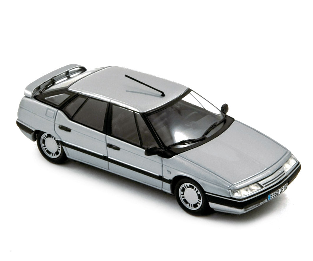 Citroen CX Loadrunner argent métallisé - 1989 Matrix 1/43 sur la Citroen CX Loadrunner argent métallisé - 1989 Matrix 1/43 sur la
