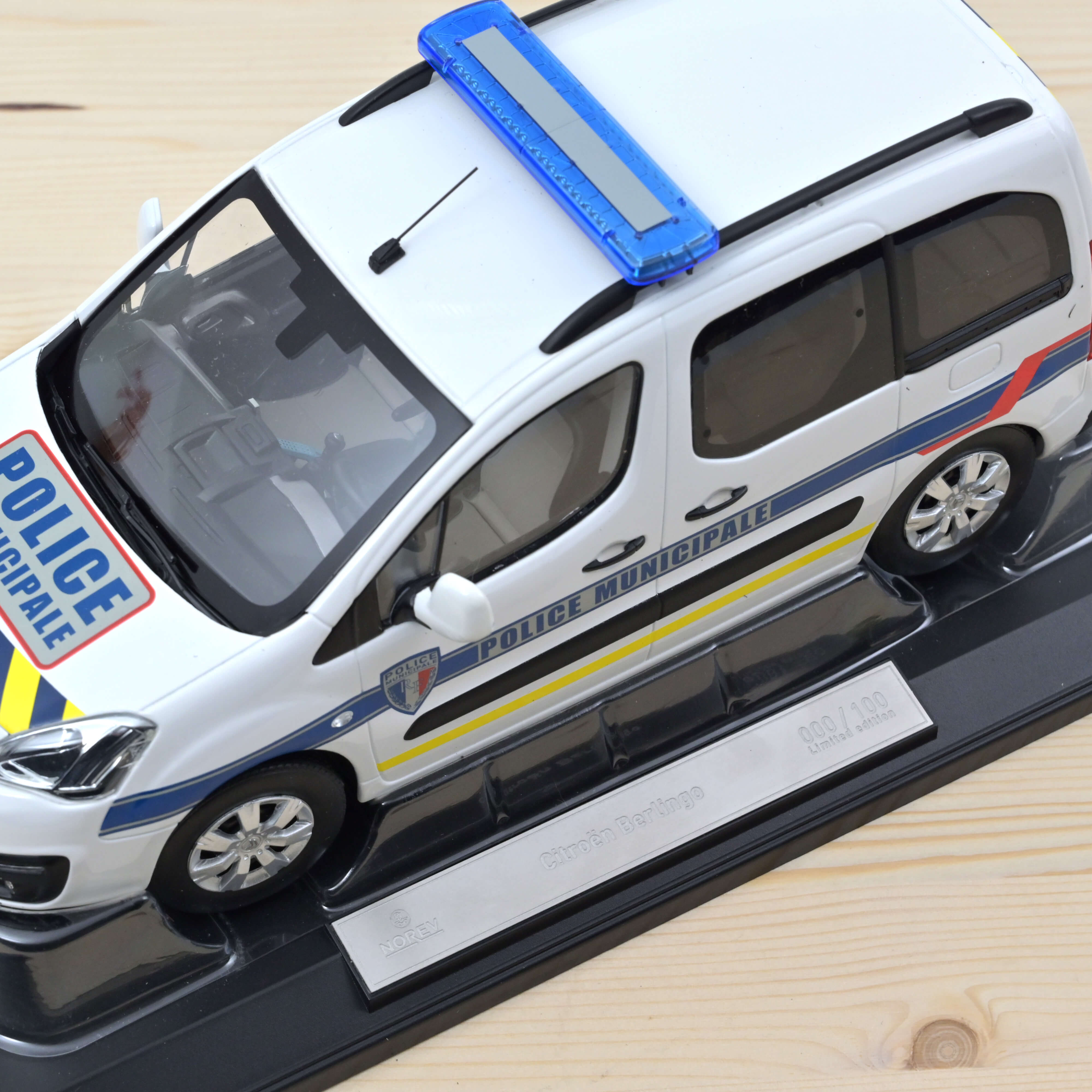 Citroën Berlingo 2016 Police Municipale 1:18 - 100pcs