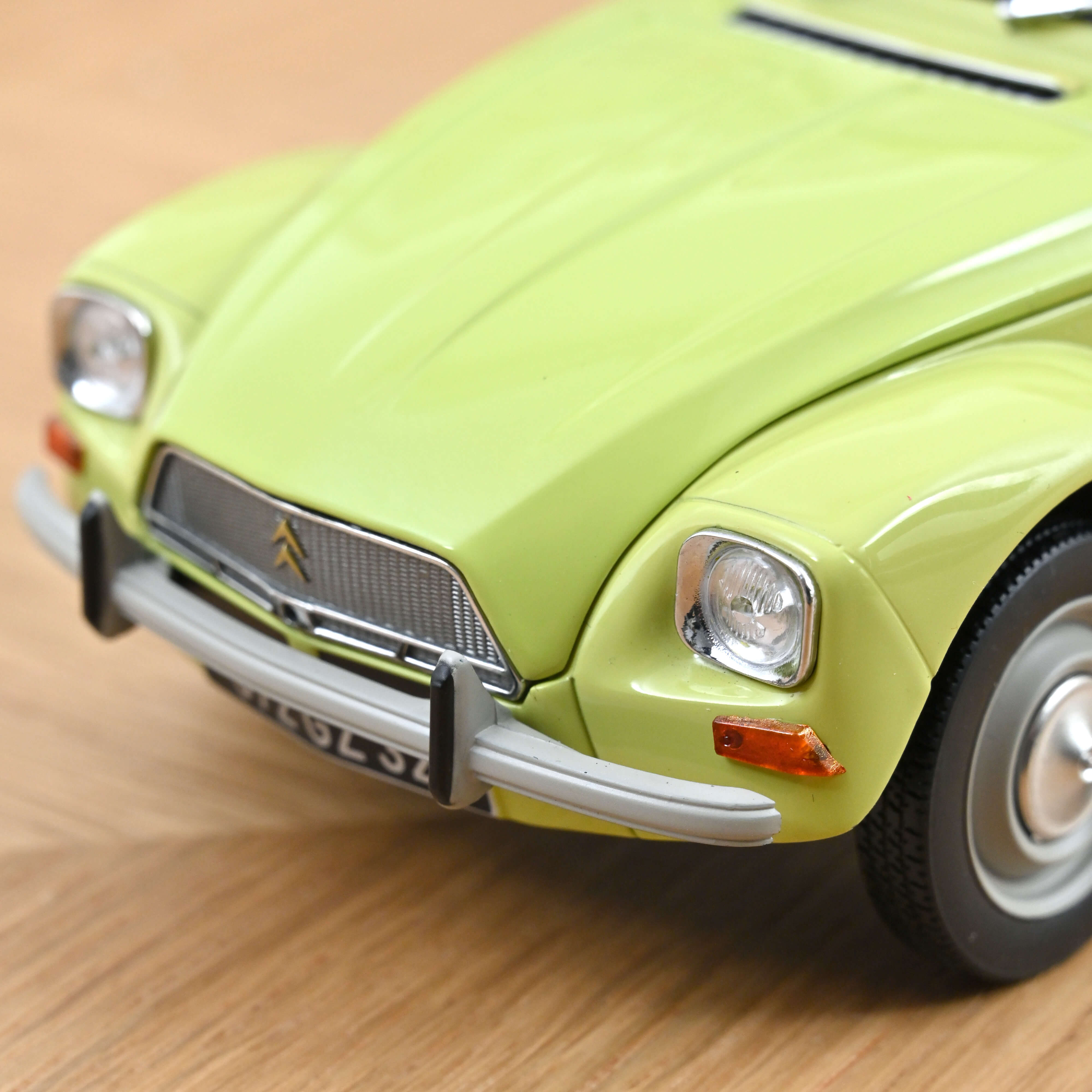 Citroën Dyane 6 1970 Calabre Gelb  1:18 - 300Stk.