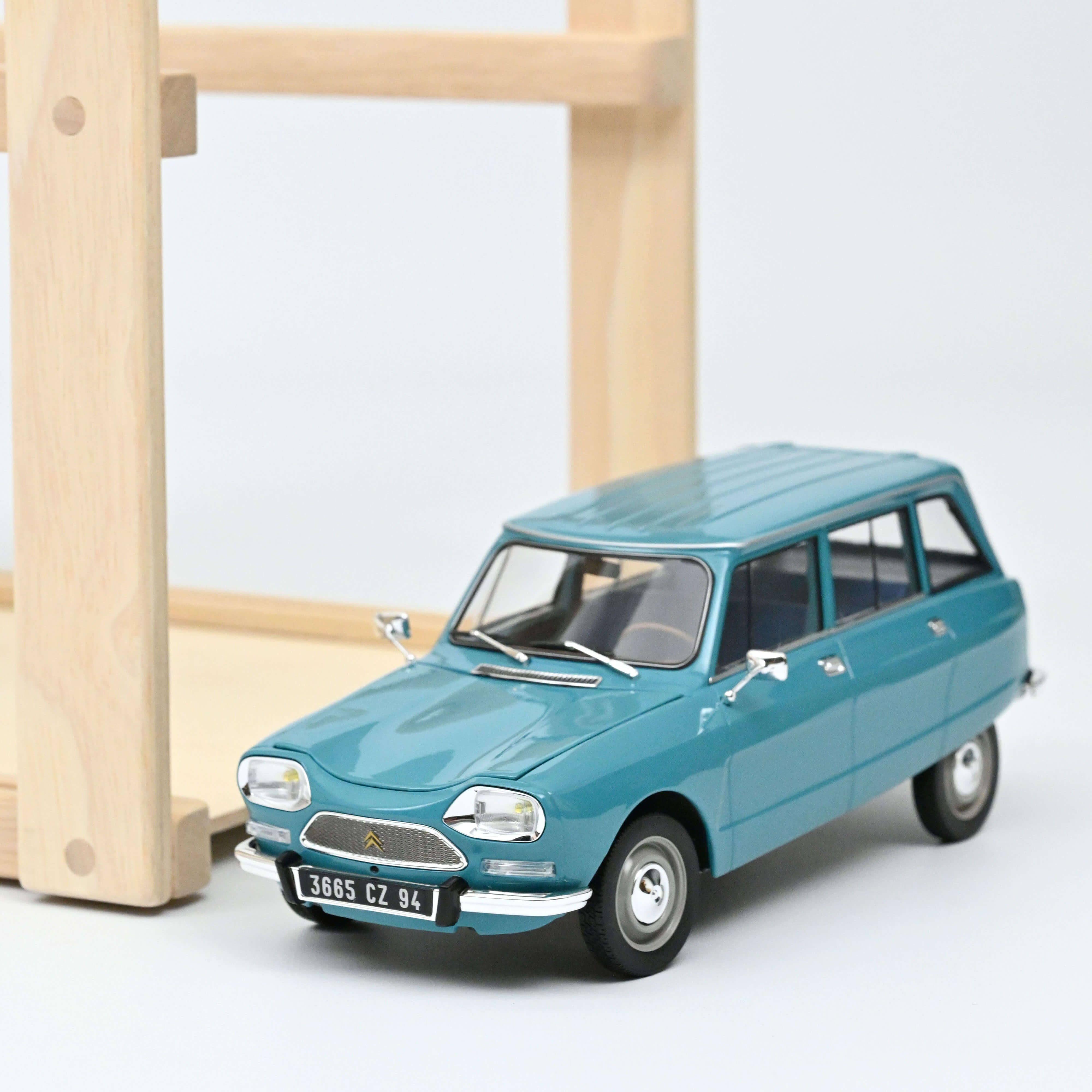 Voiture miniature collection 1/18 Citroën Ami 8 Break 1975 Blanc (300pcs) Norev 181675 Voiture miniature collection 1/18 Citroën Ami 8 Break 1975 Blanc (300pcs) Norev 181675