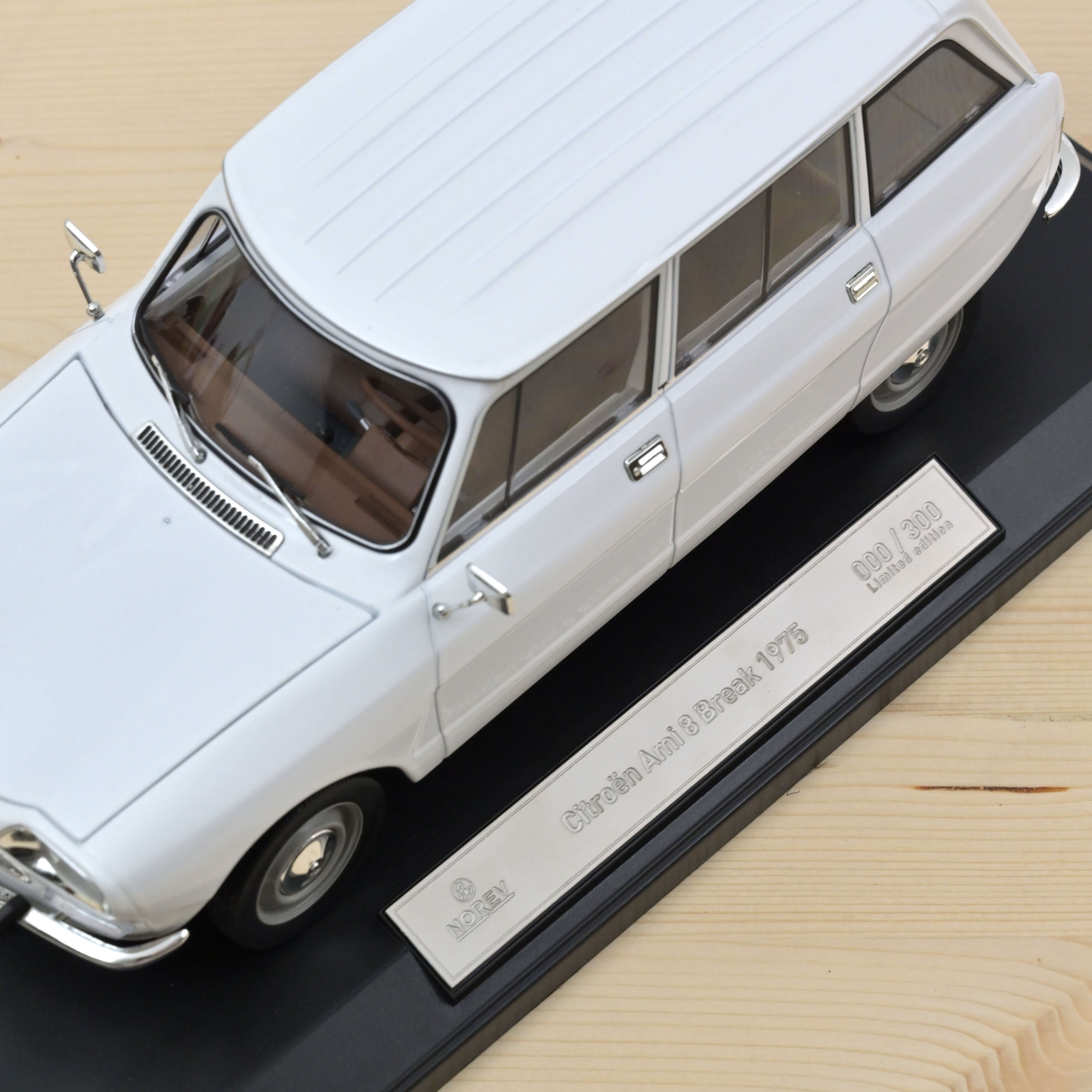 Citroën Ami 8 Break 1975 White 1:18 - 300pcs