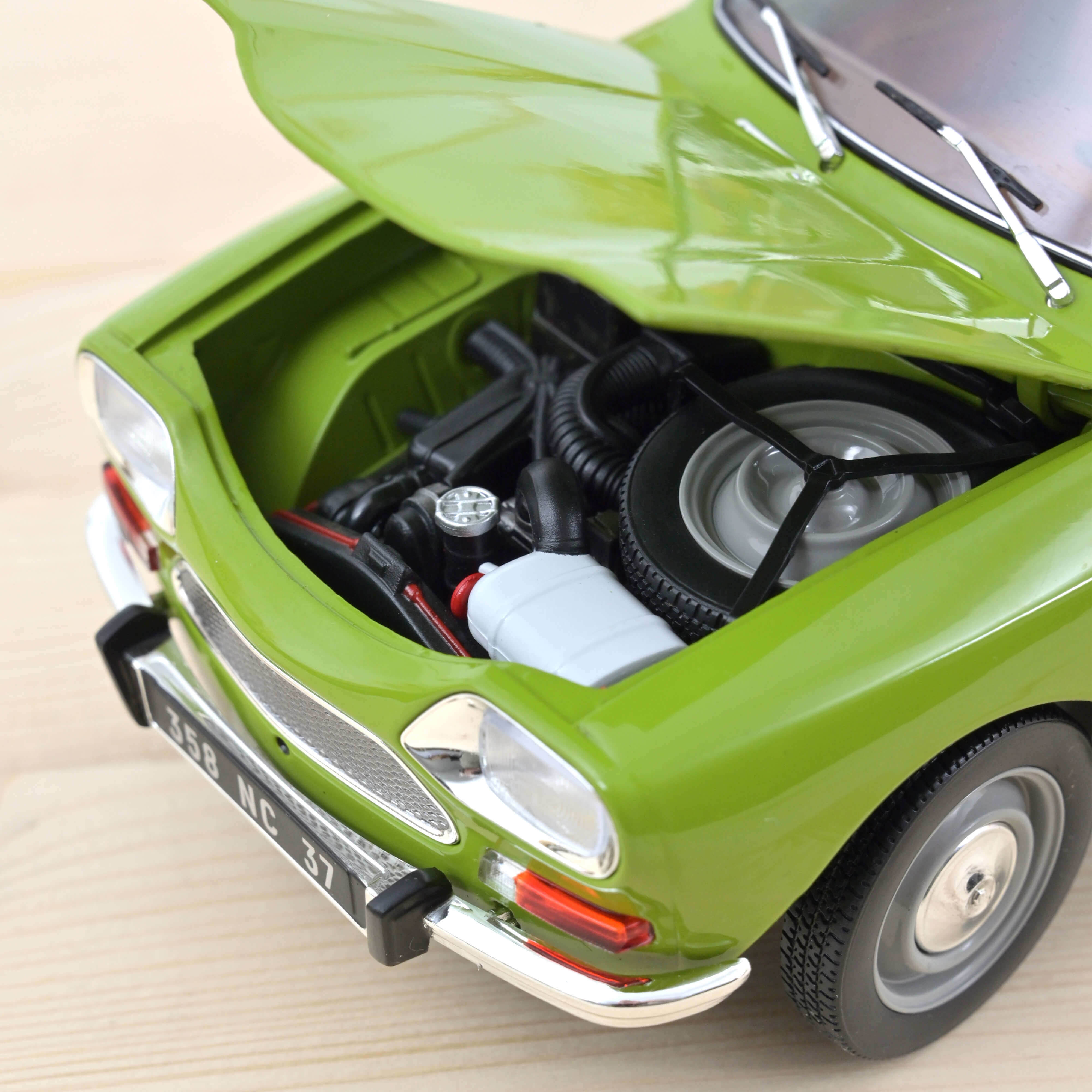 Citroën Ami 8 Club 1969 Iris Vert 1/18