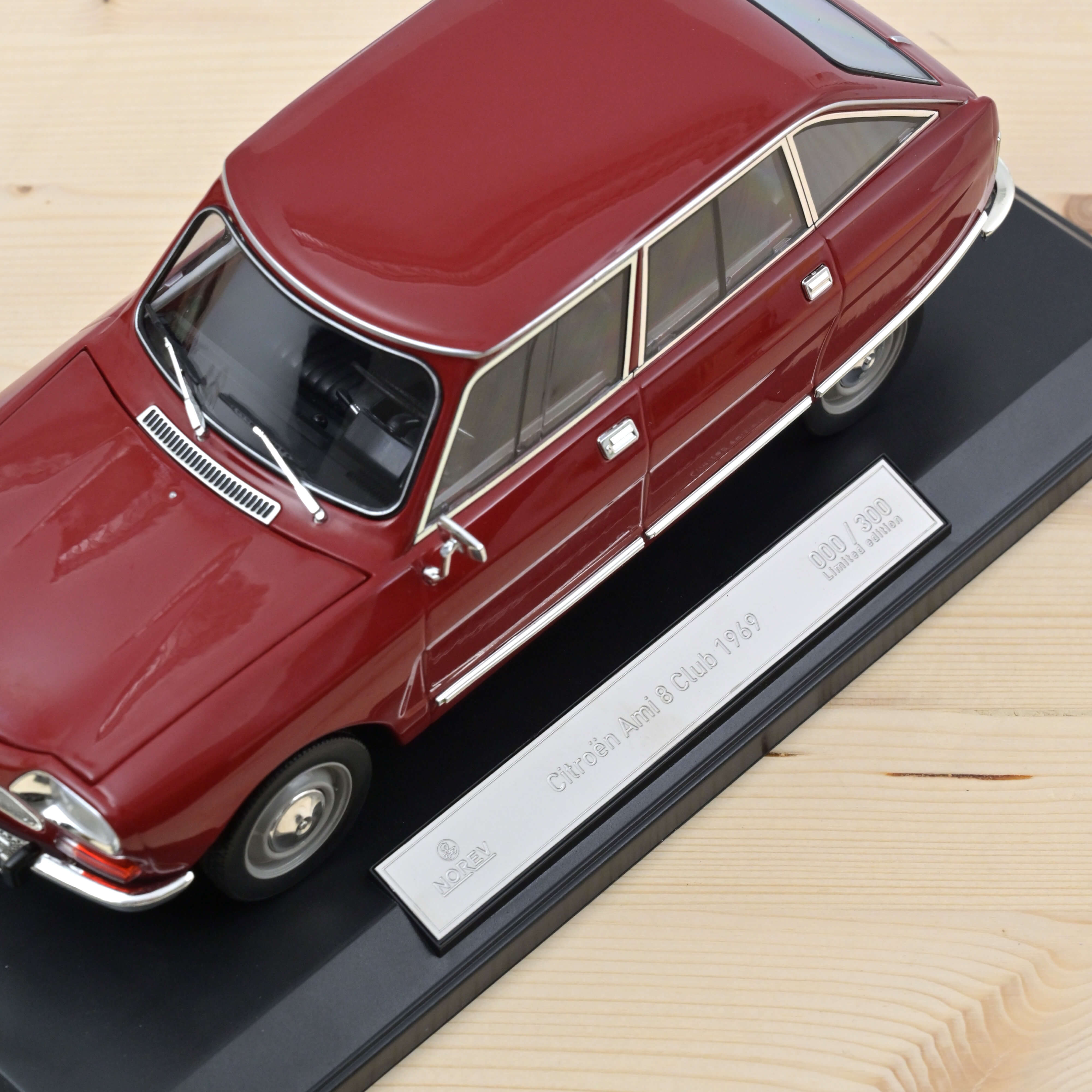 Citroën Ami 8 Club 1969 Massena Rot 1:18 - 300Stk.