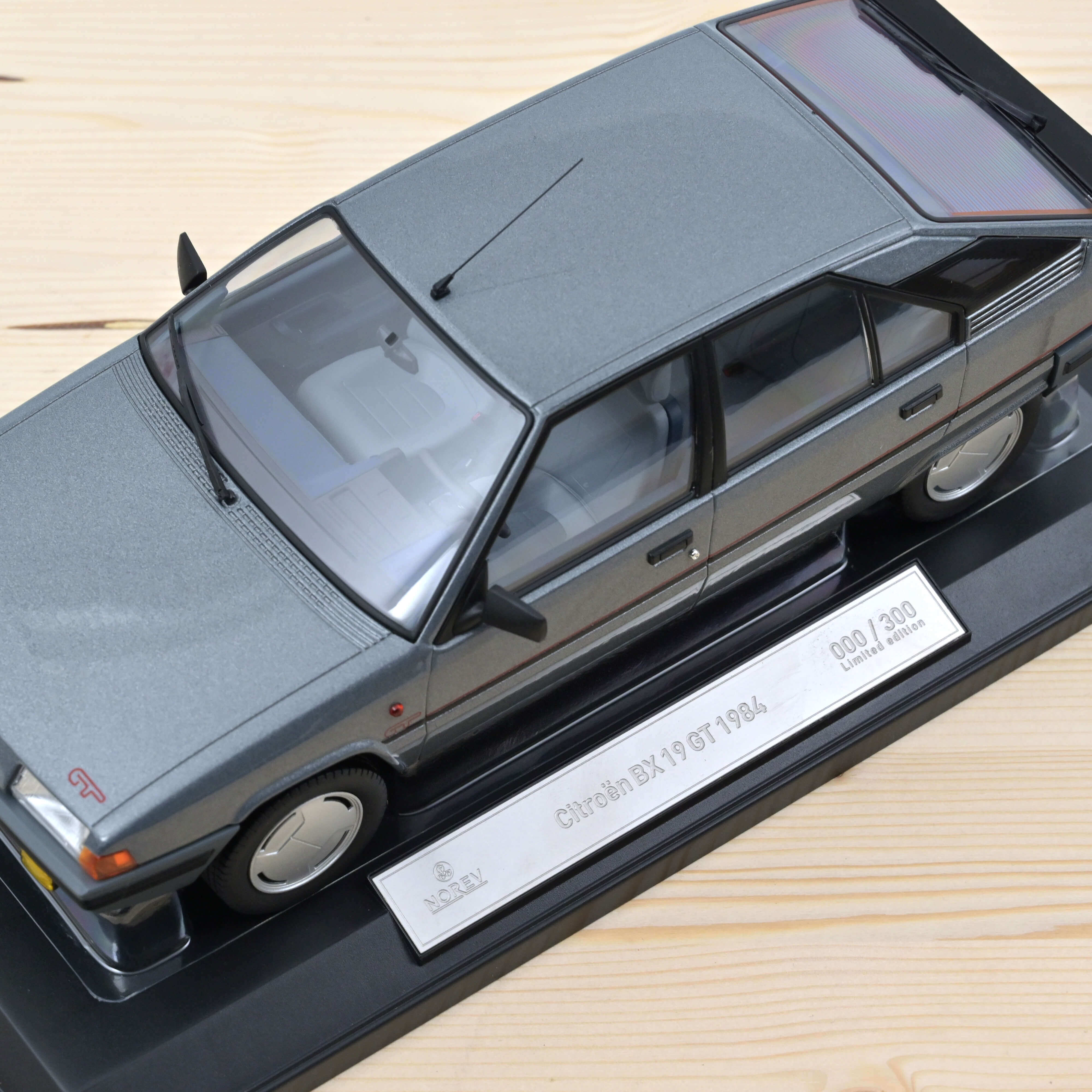 Citroën BX 19 GT 1984 Fox Grey NL version 1:18 - 300pcs