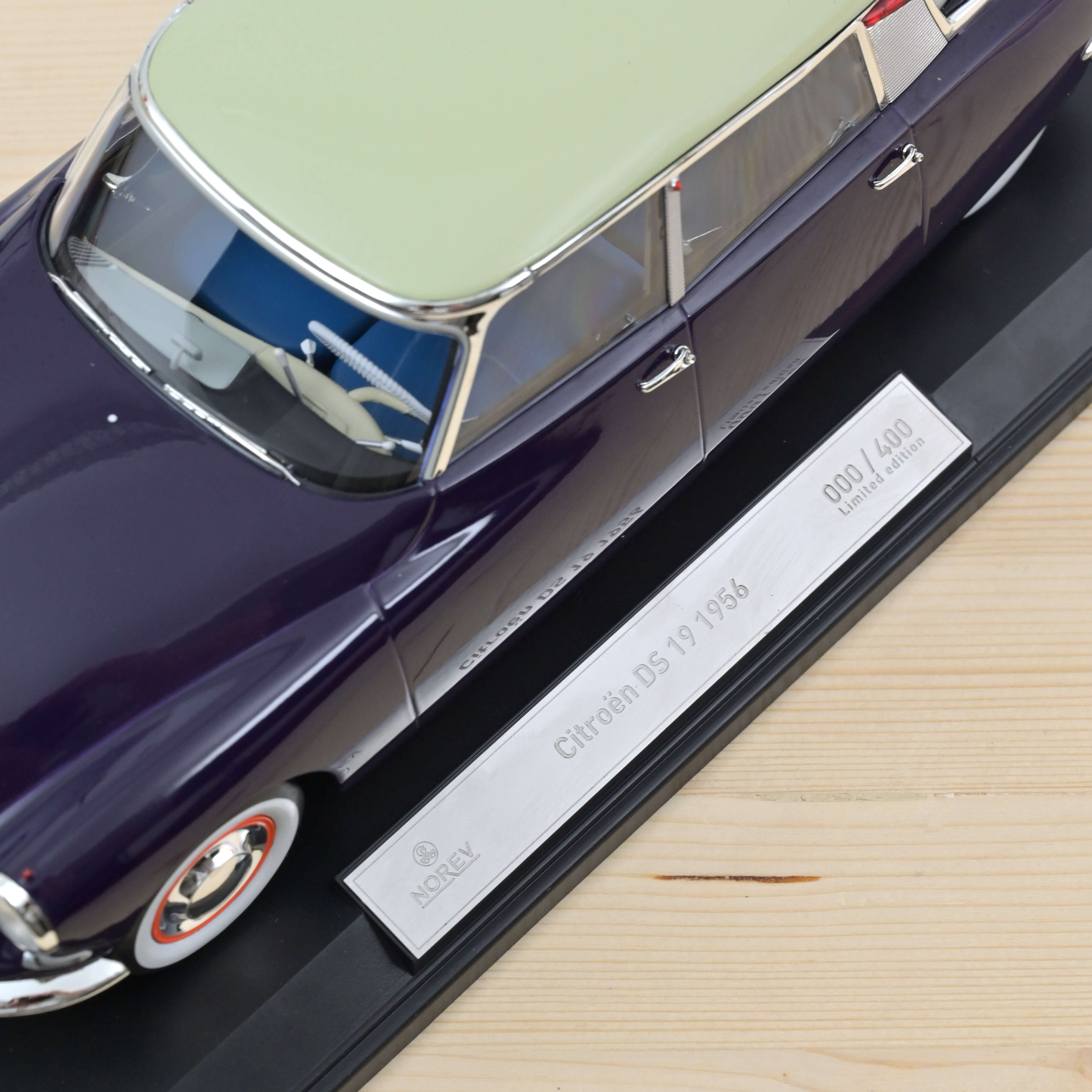 Citroën DS 19 1956 Violett und Champagner 1:18 - 400Stk.