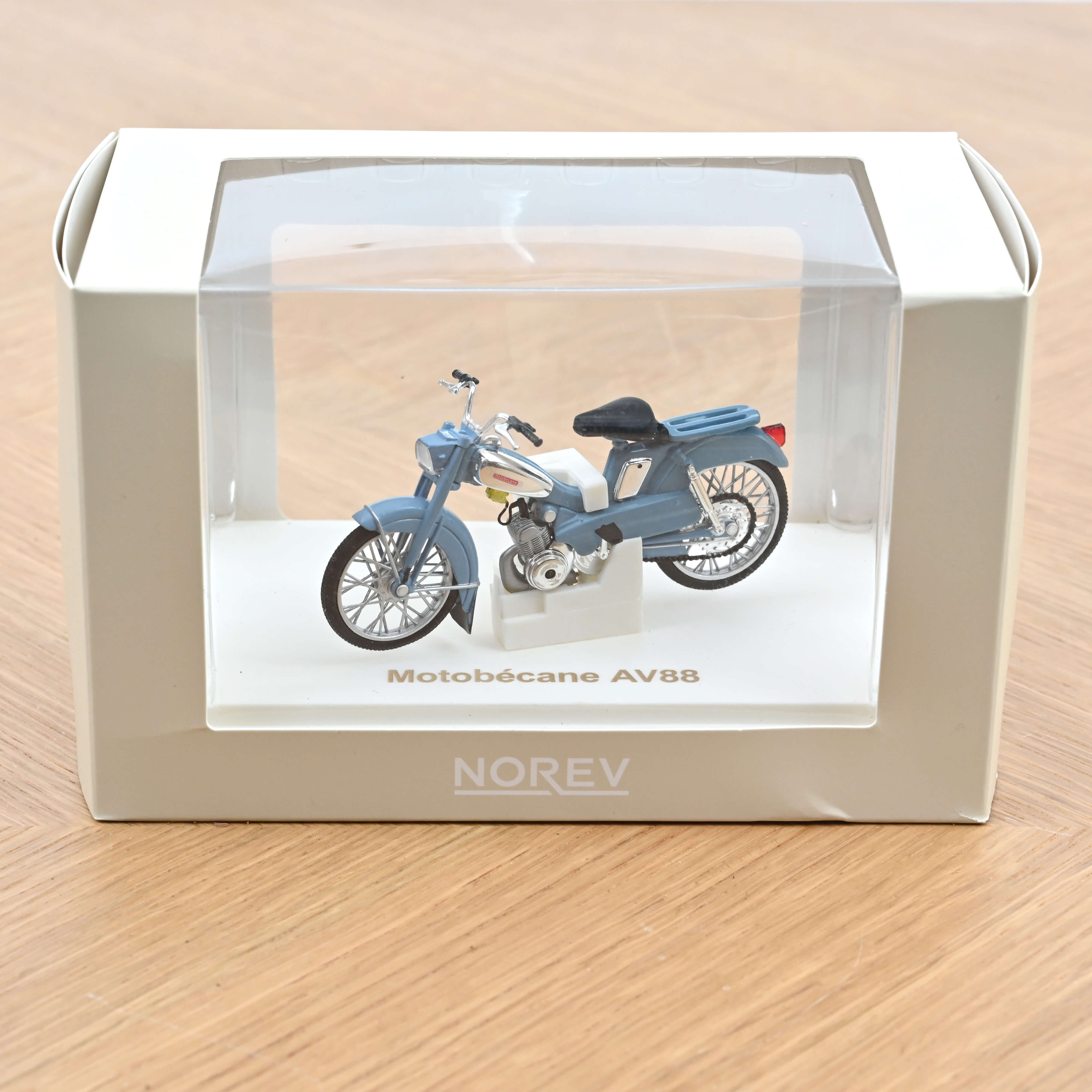 Motobécane AV88 1976 Bleu 1/18