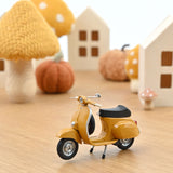 Vespa 50 R 1969 Positano Yellow 1:18