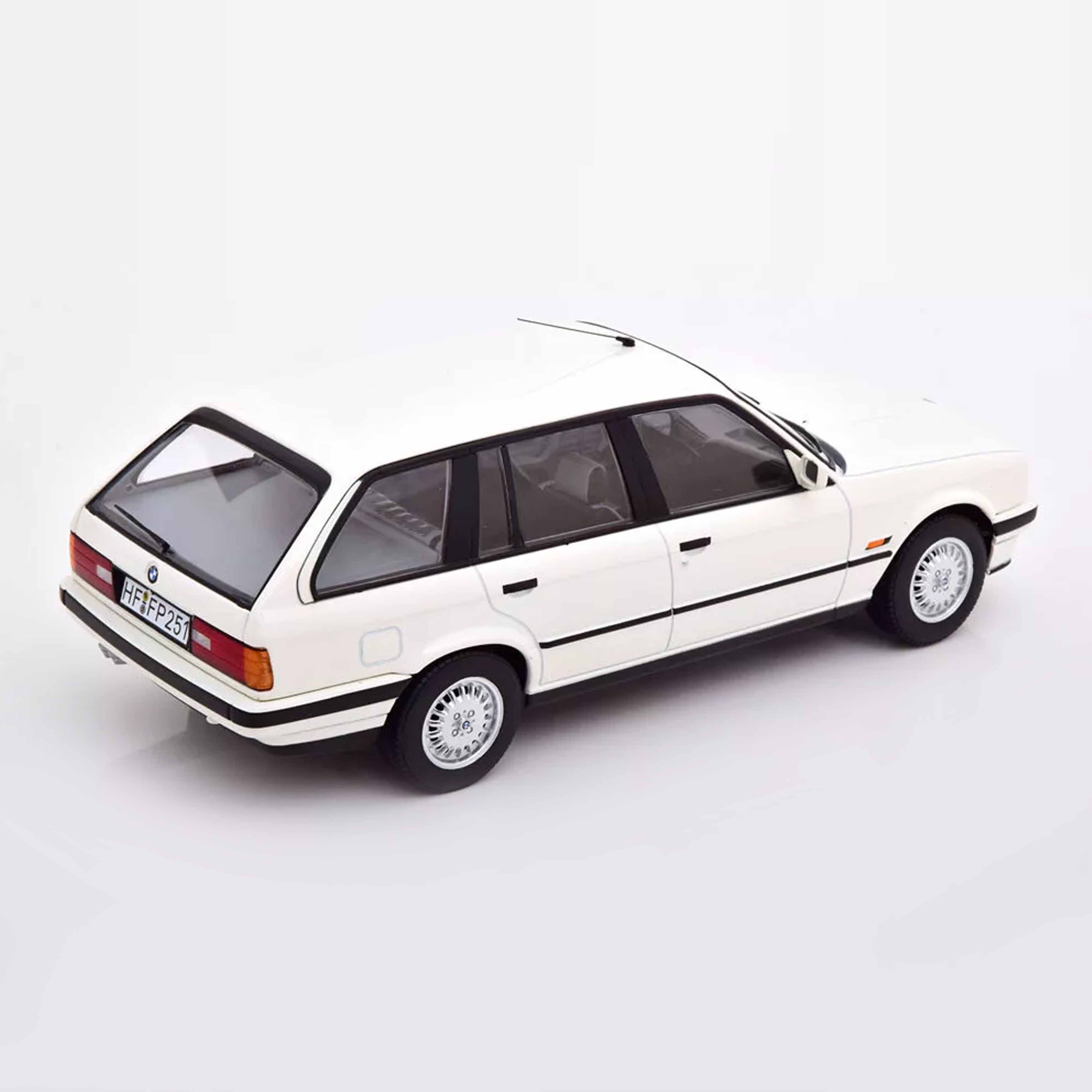 BMW 325i Touring 1992 White 1:18