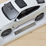 BMW X6 M 2015 White w/stripes 1:18 - 200pcs