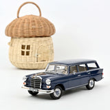 Mercedes-Benz 200 Universal 1966 Dark blue 1:18