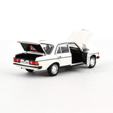 Mercedes-Benz 200 1982 Weiß 1:18