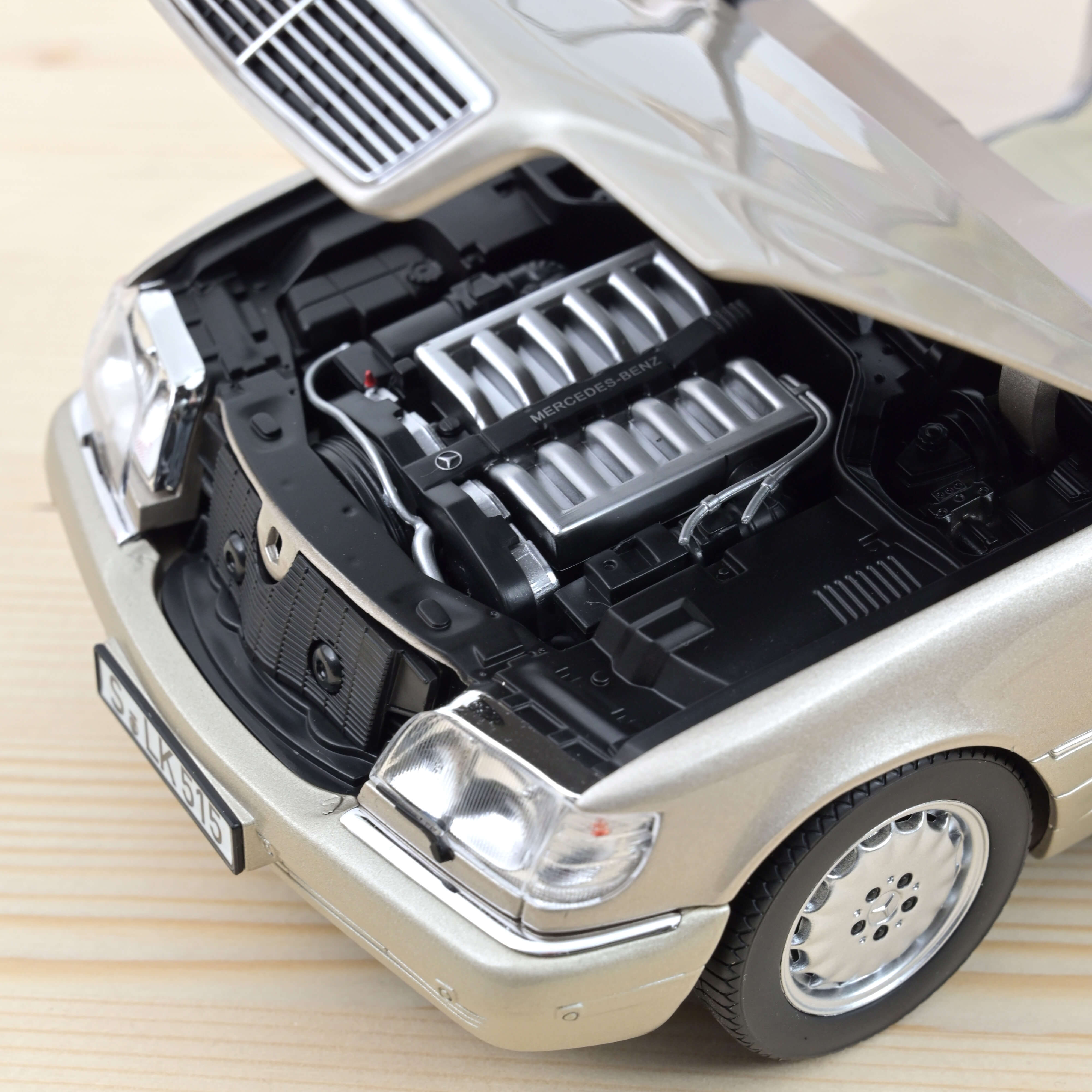 Mercedes-Benz S600 1997 Silver 1:18