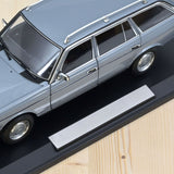 Mercedes-Benz 200 T 1982 Silberblau metallic 1:18 - 300Stk.