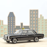 Mercedes-Benz 200 1968 Taxi Schwarz 1:18