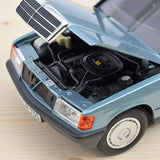 Mercedes-Benz 190 E 1984 Hellblau Metallic 1:18