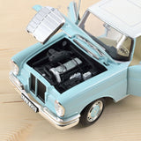 Mercedes-Benz 220 S 1965 Hellblau 1:18