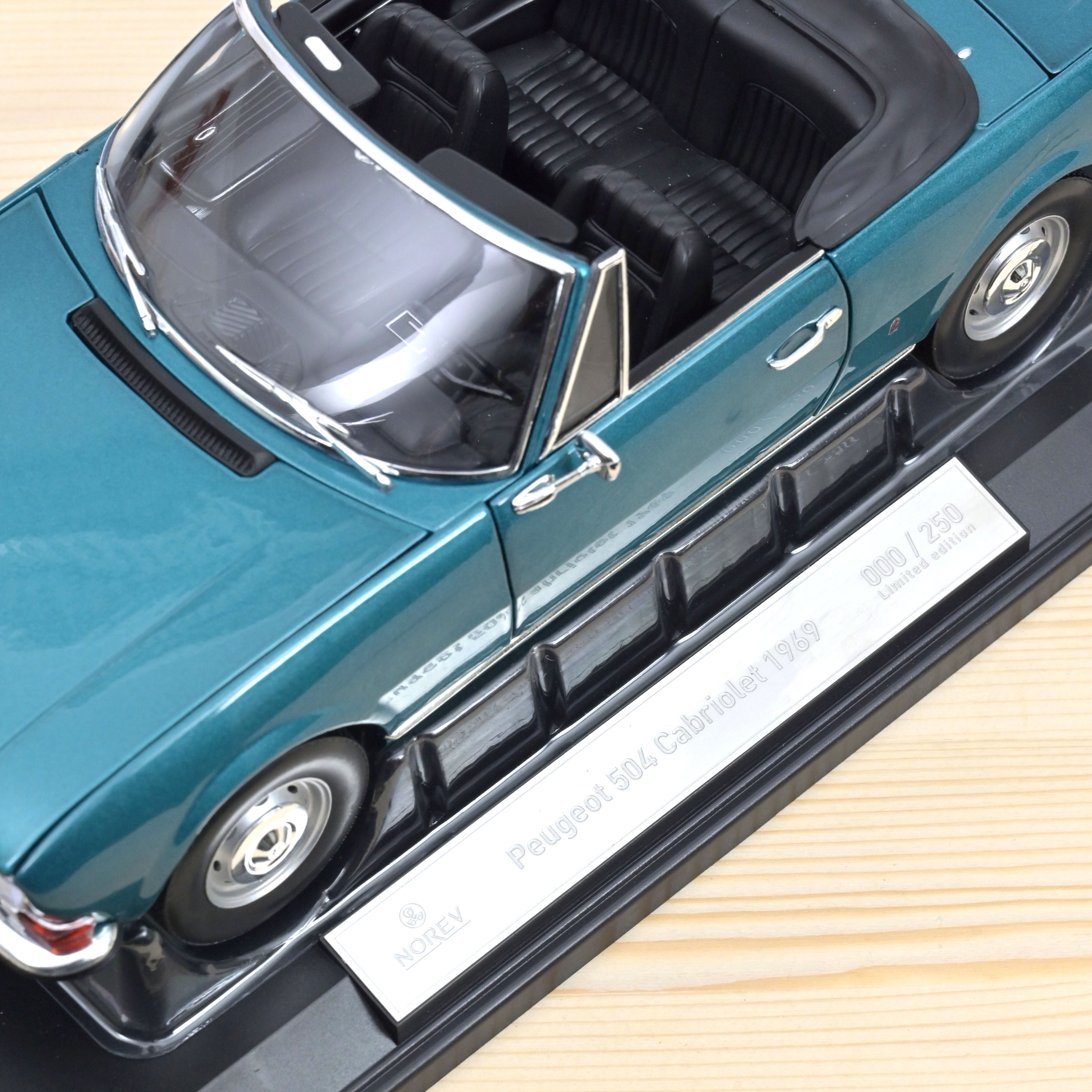 Peugeot 504 Cabriolet 1969 Metallic Blue 1:18 - 250pcs