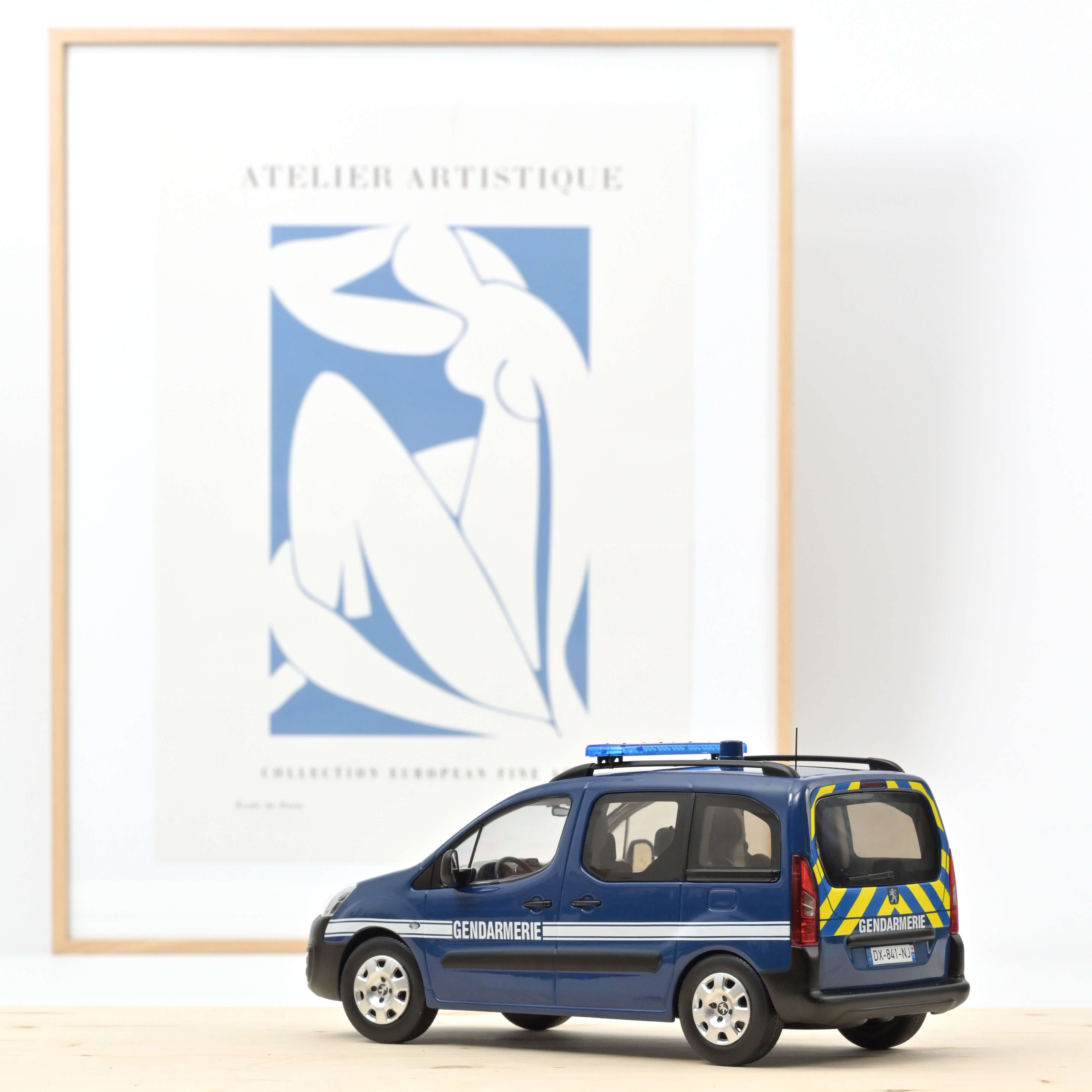 Peugeot Partner 2016 Gendarmerie Blau und Gelb gestreift 1:18