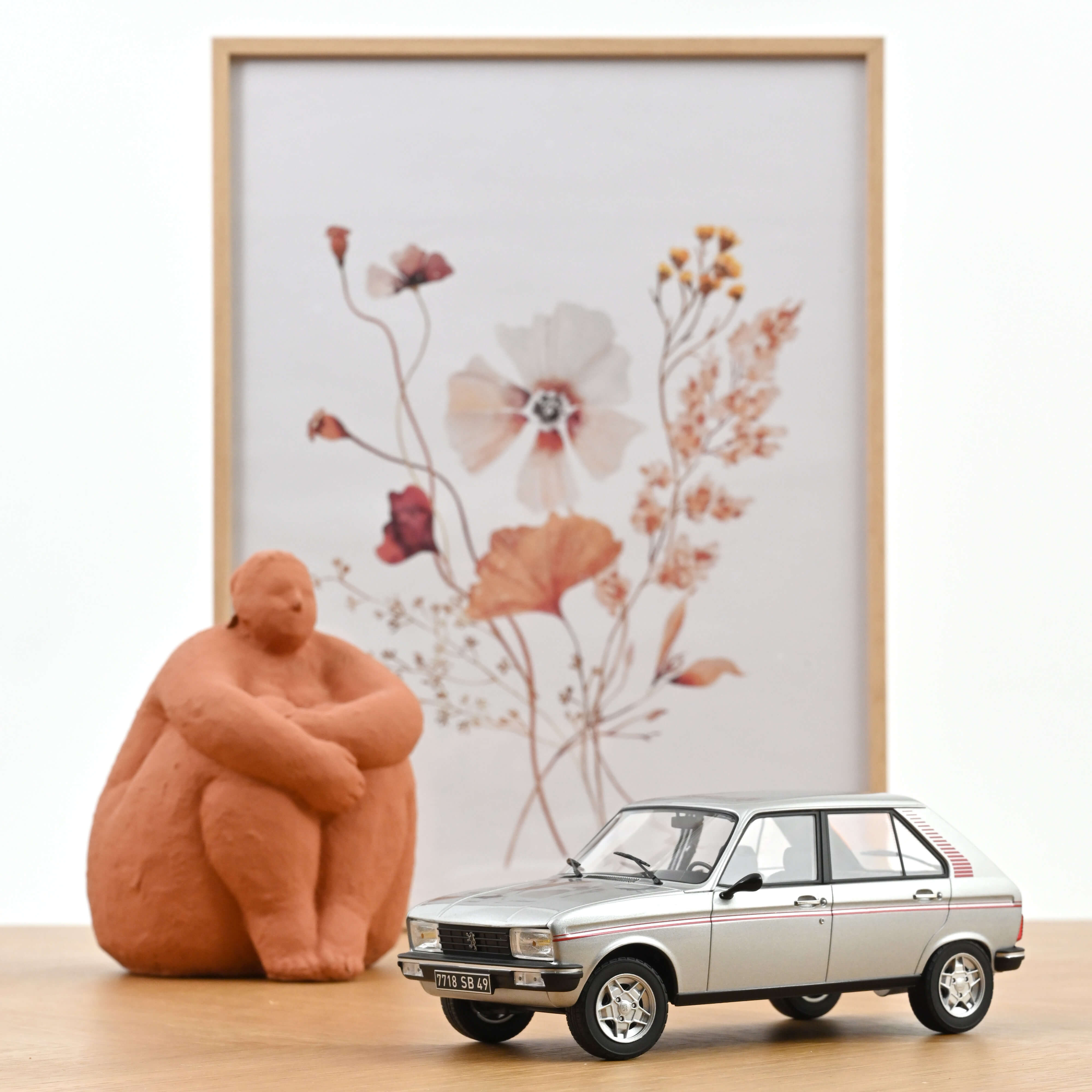 PEUGEOT 104 S grise de 1981 NOREV 1/18e ref 184887 édition PEUGEOT 104 S grise de 1981 NOREV 1/18e ref 184887 édition
