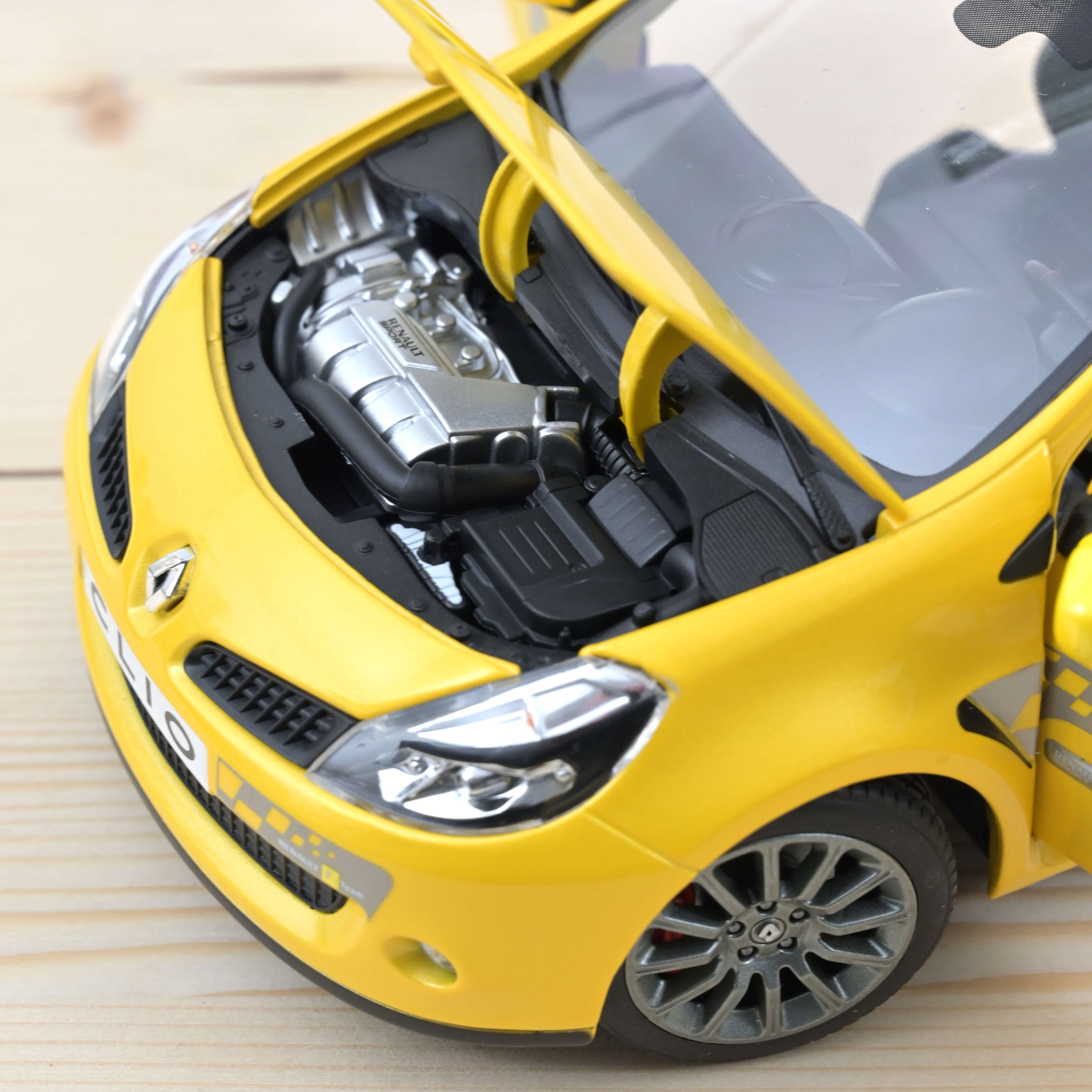 Renault Clio R.S. F1 Equipe 2007 Jaune Sirius 1/18