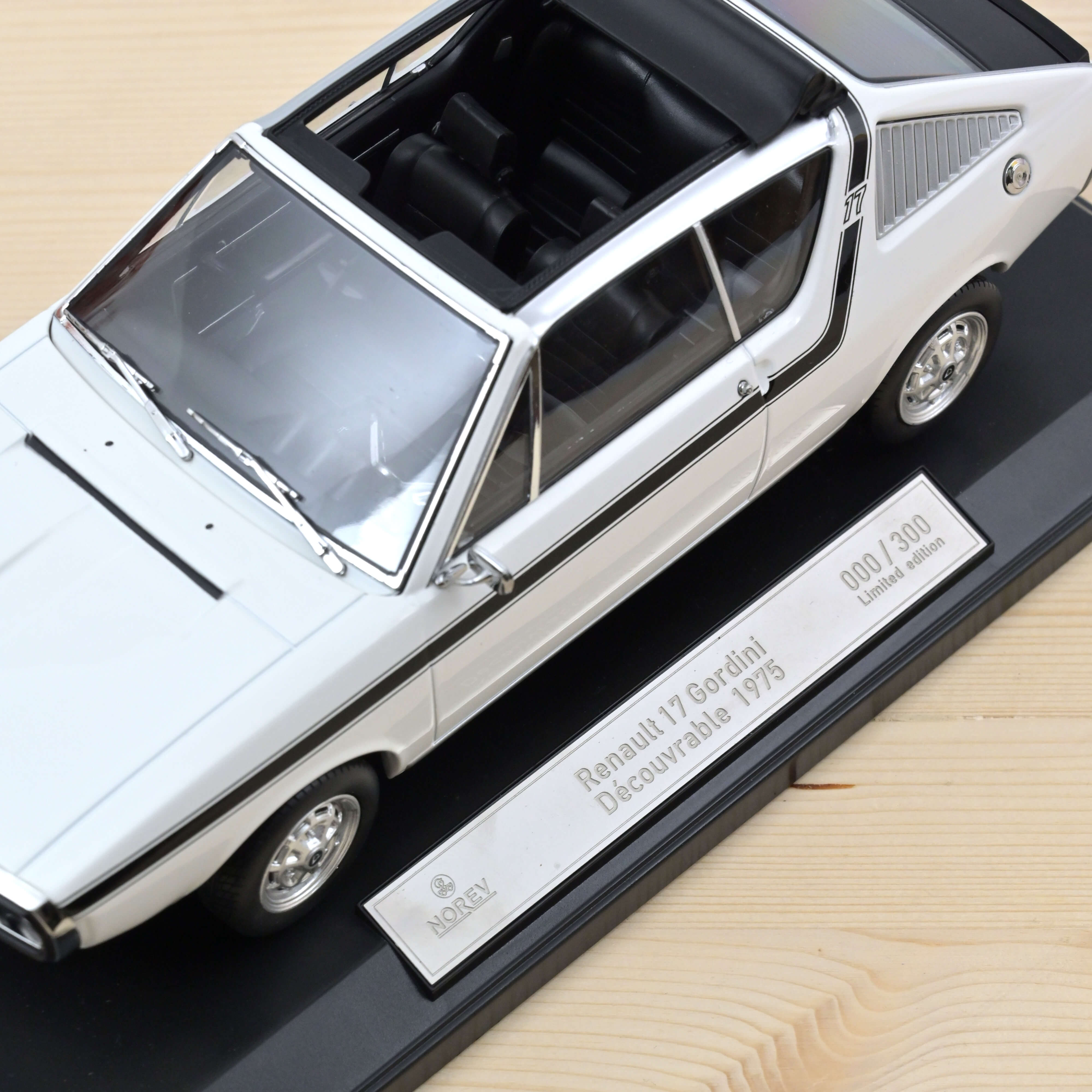 Renault 17 Gordini Découvrable 1975 Weiß 1:18 - 300Stk.