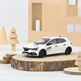 Renault Megane R.S. Ultime 2023 Perlmutt-Weiss 1:18