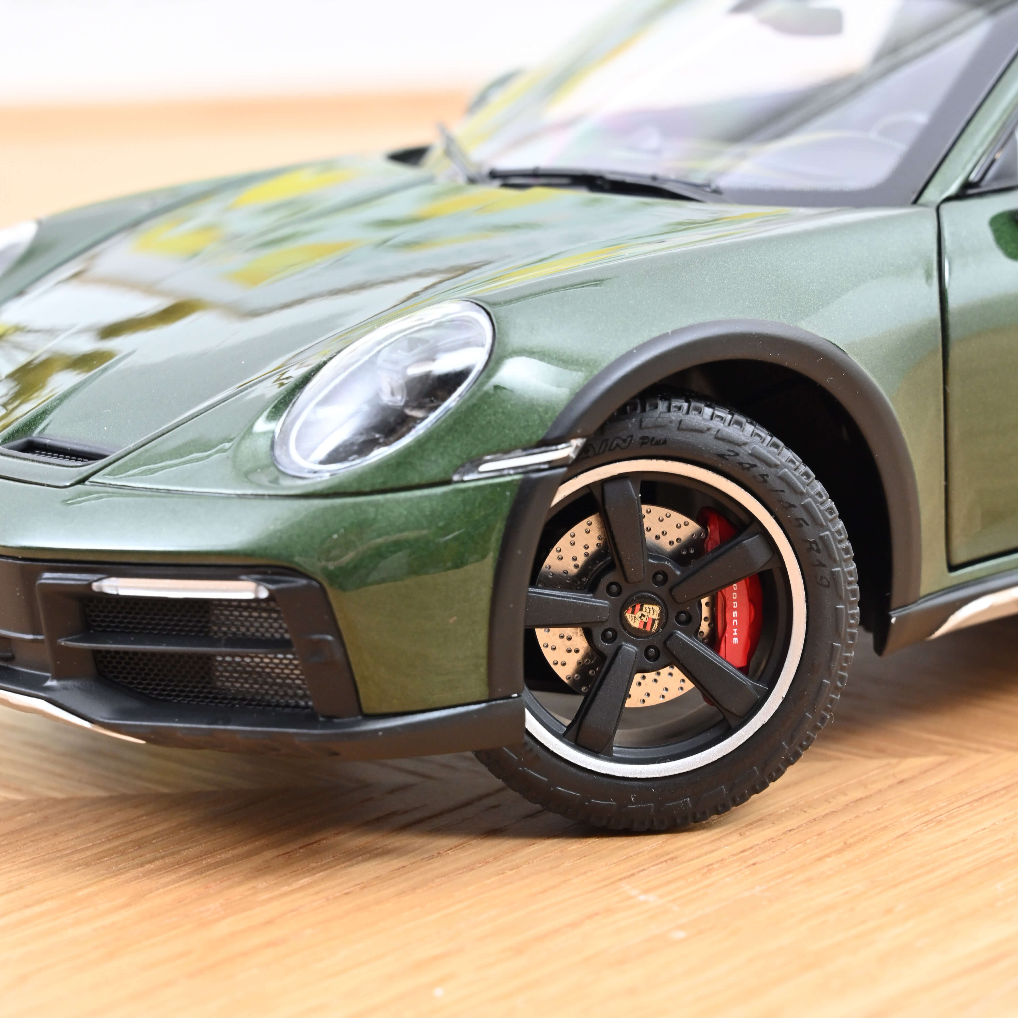 Porsche 911 Dakar 2023 Vert Chêne Métallisé 1/18