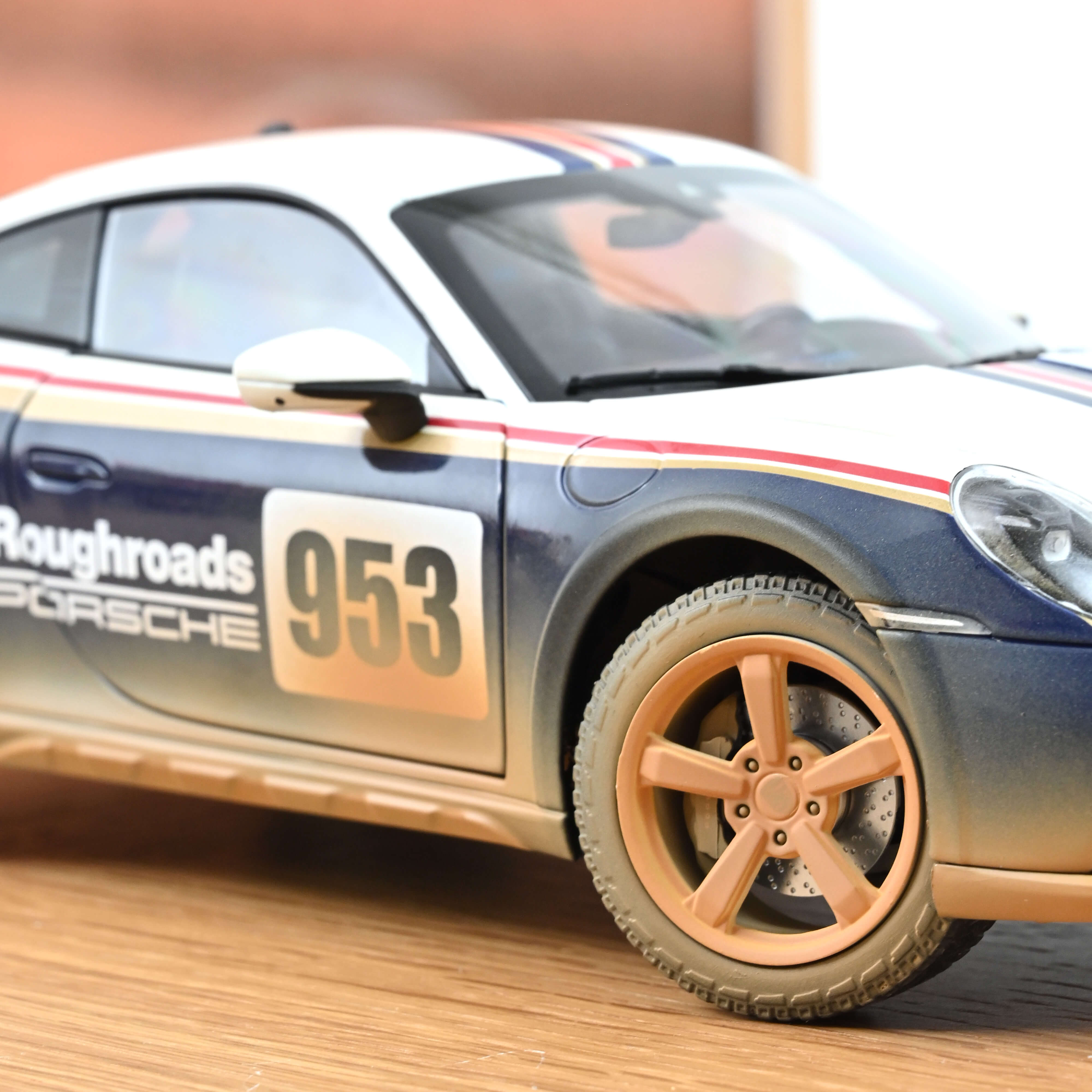 Porsche 911 Dakar Roughroads effet sable 1/18 - 500pcs