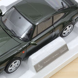 Porsche 911 Carrera 4 1992 Green met 1:18 - 200pcs