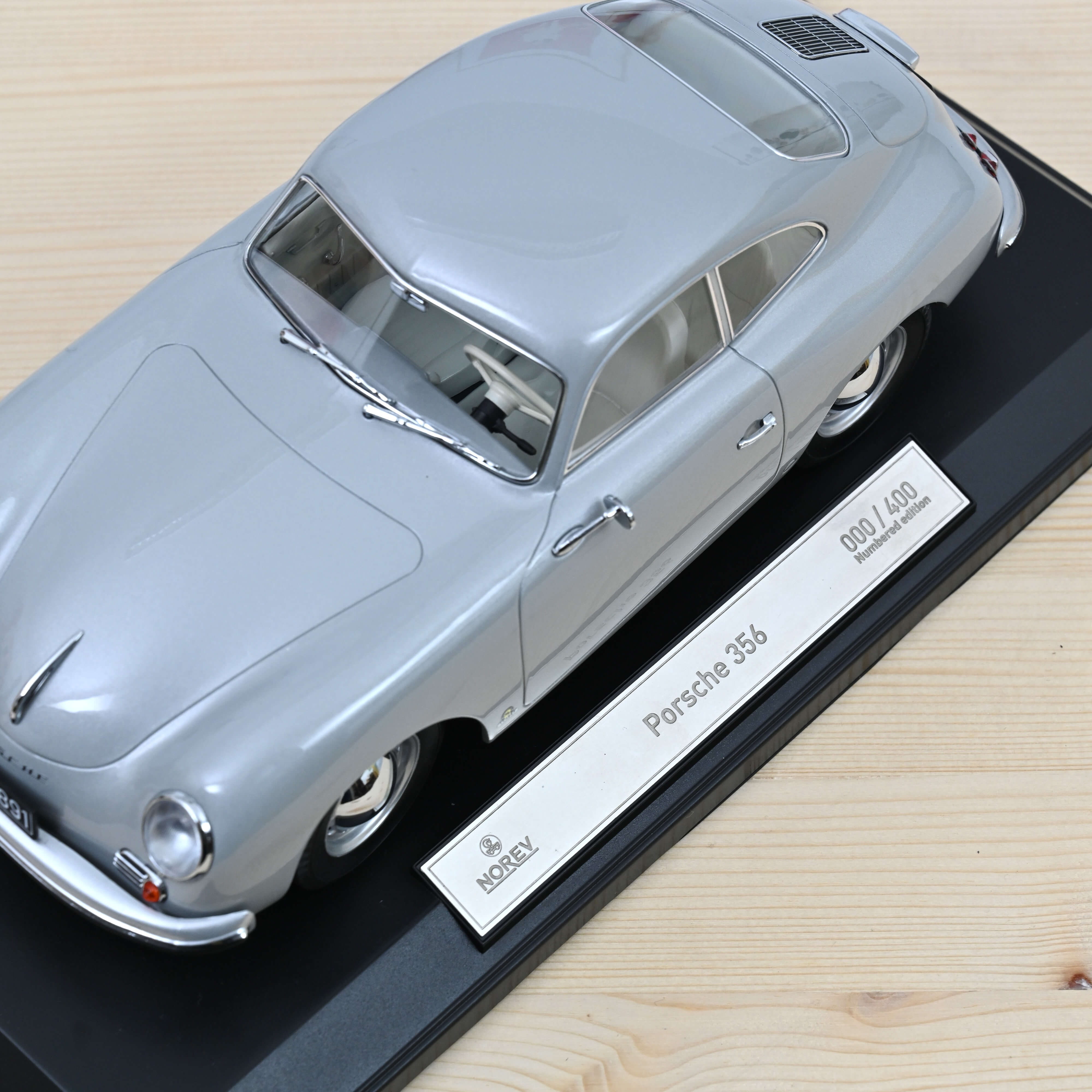 Porsche 356 Coupe 1952 Silber 1:18 - 400Stk.