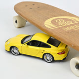 Porsche 911 GT2 2010 Gelb 1:18 - 200Stk.