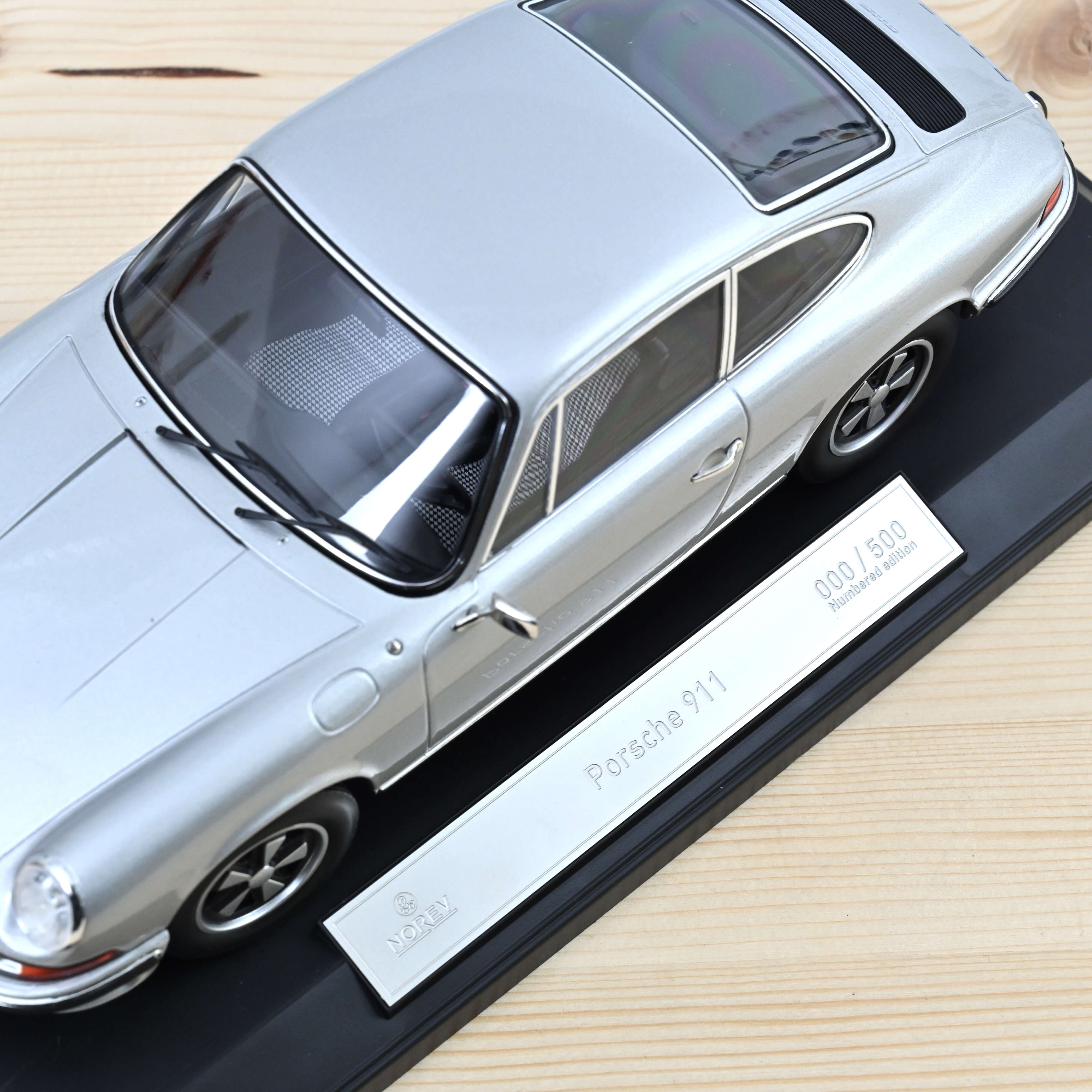 Porsche 911 S 1973 Silber 1:18 - 500Stk.