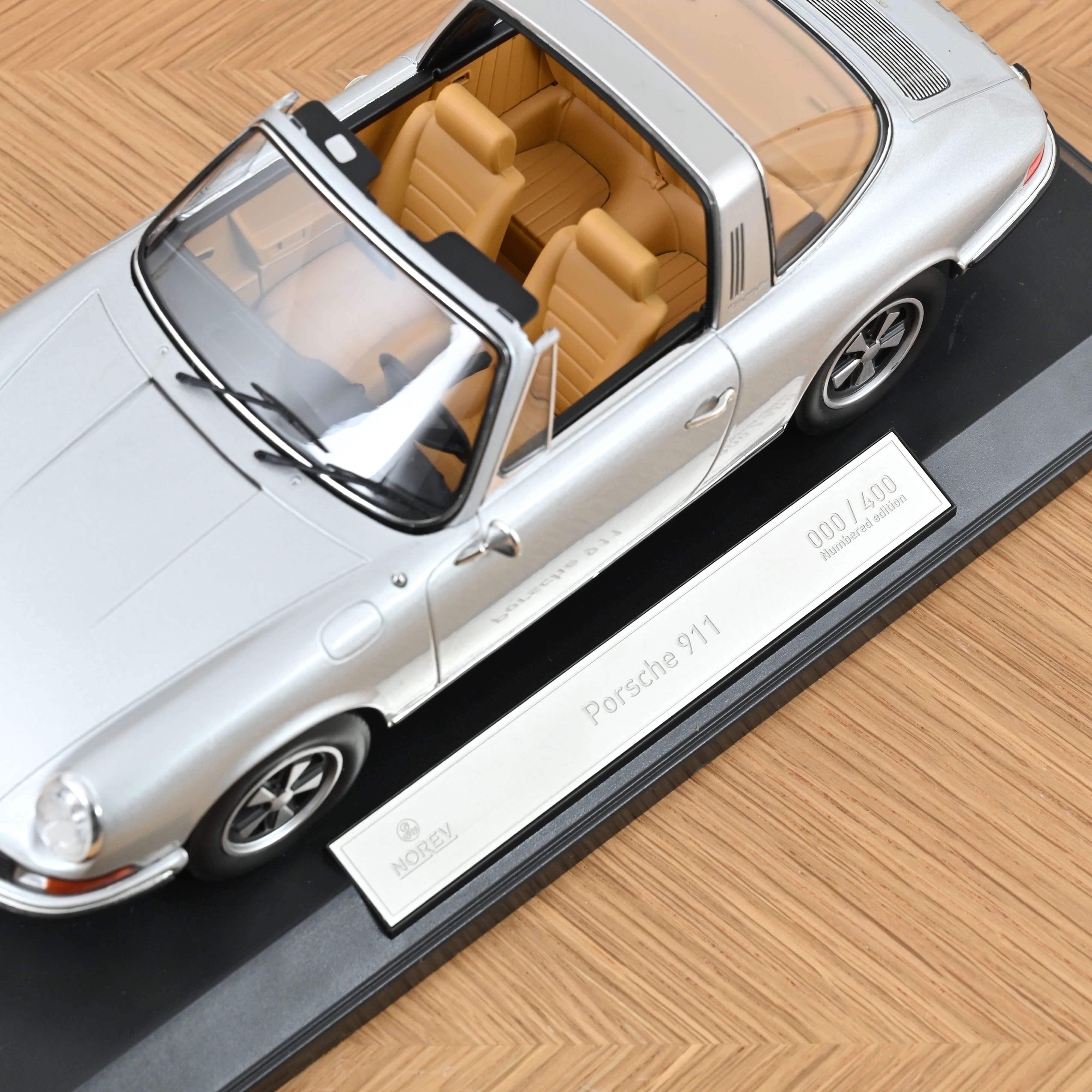 Porsche 911 E Targa 1969 Argent 1/18 - 400pcs