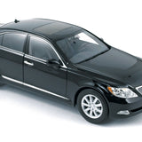 Lexus LS460 2010 Schwarz 1:18