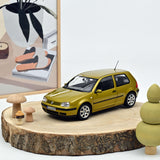 VW Golf 2002 Yellow metallic 1:18 - 200pcs