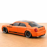 Chrysler 300C Norev von Parotech+Jet Ski Parotech Orange/Schwarz 1:18