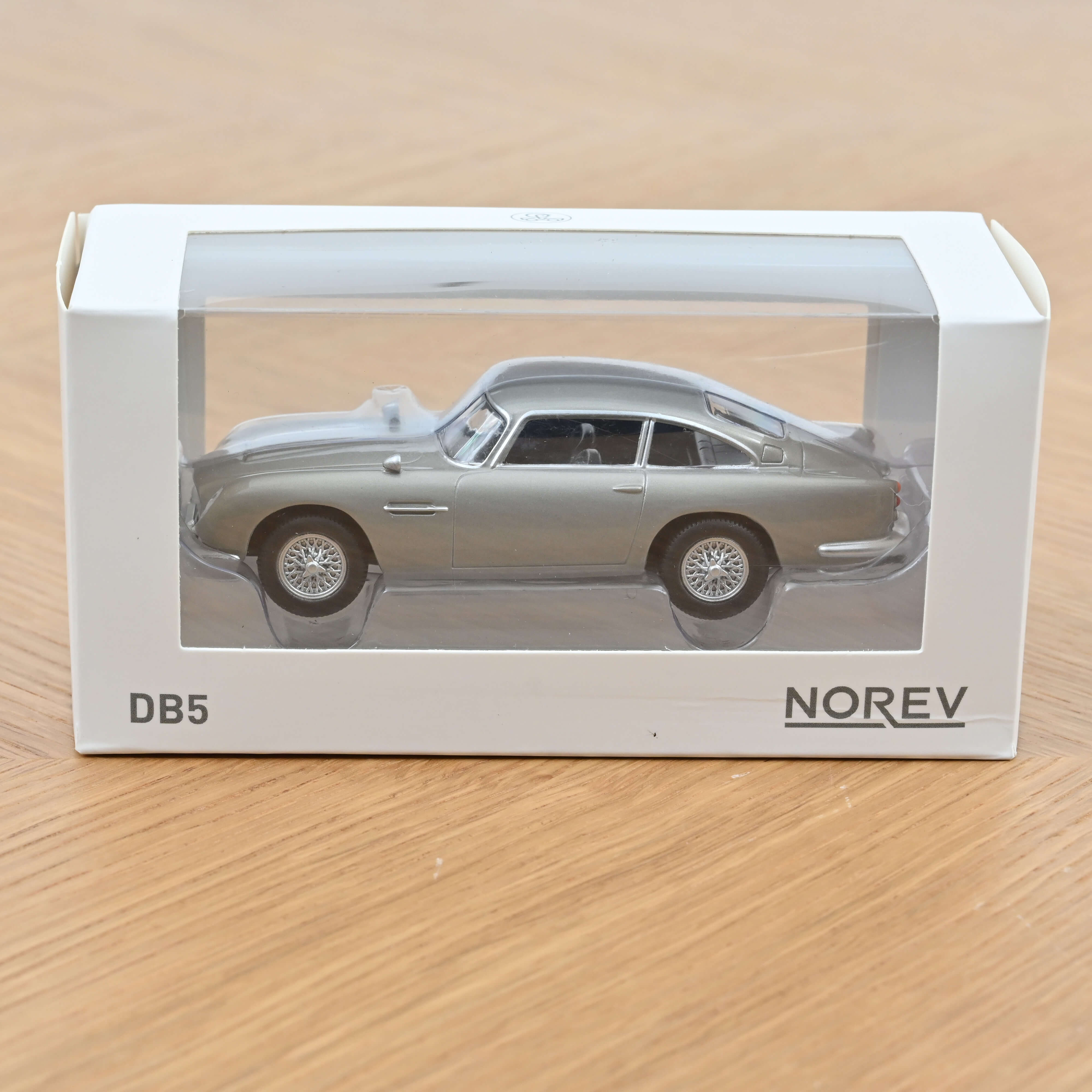 Aston Martin DB5 1963 Gris Bouleau Argenté Jet-Car 1/43