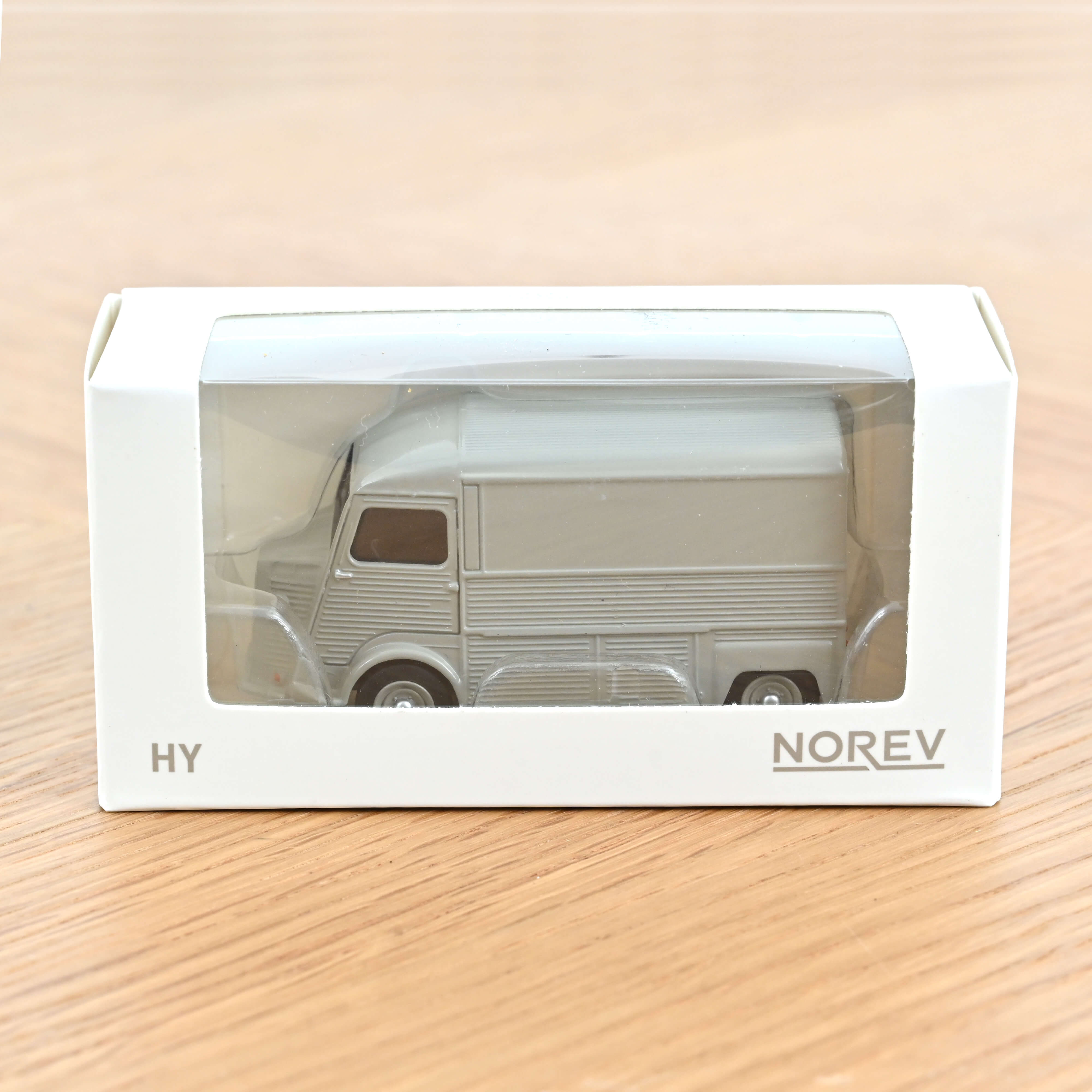 Citroën HY 1969 Rosé Grey 1:58