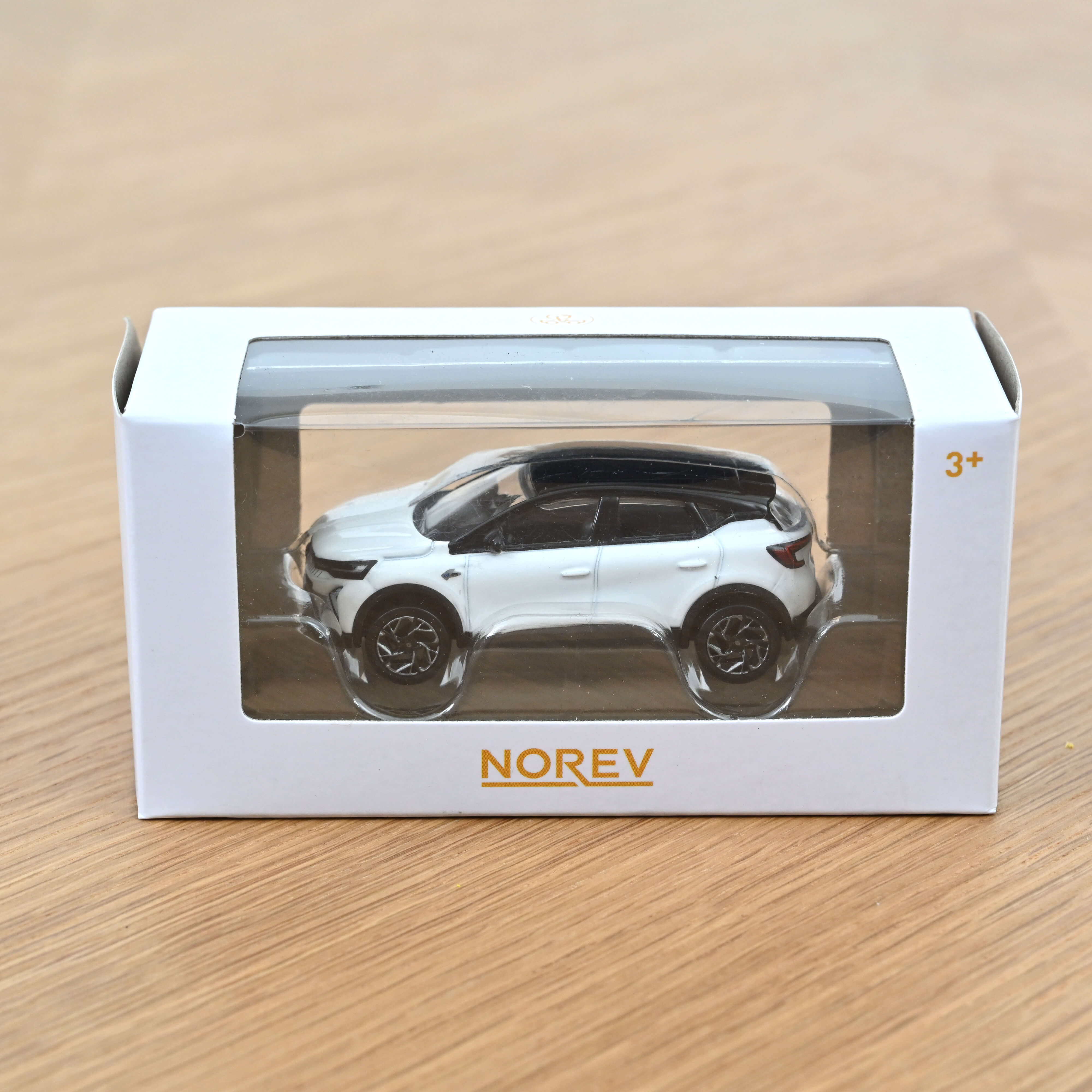 Renault Captur Esprit Alpine 2024 Pearl White & Black 1:64