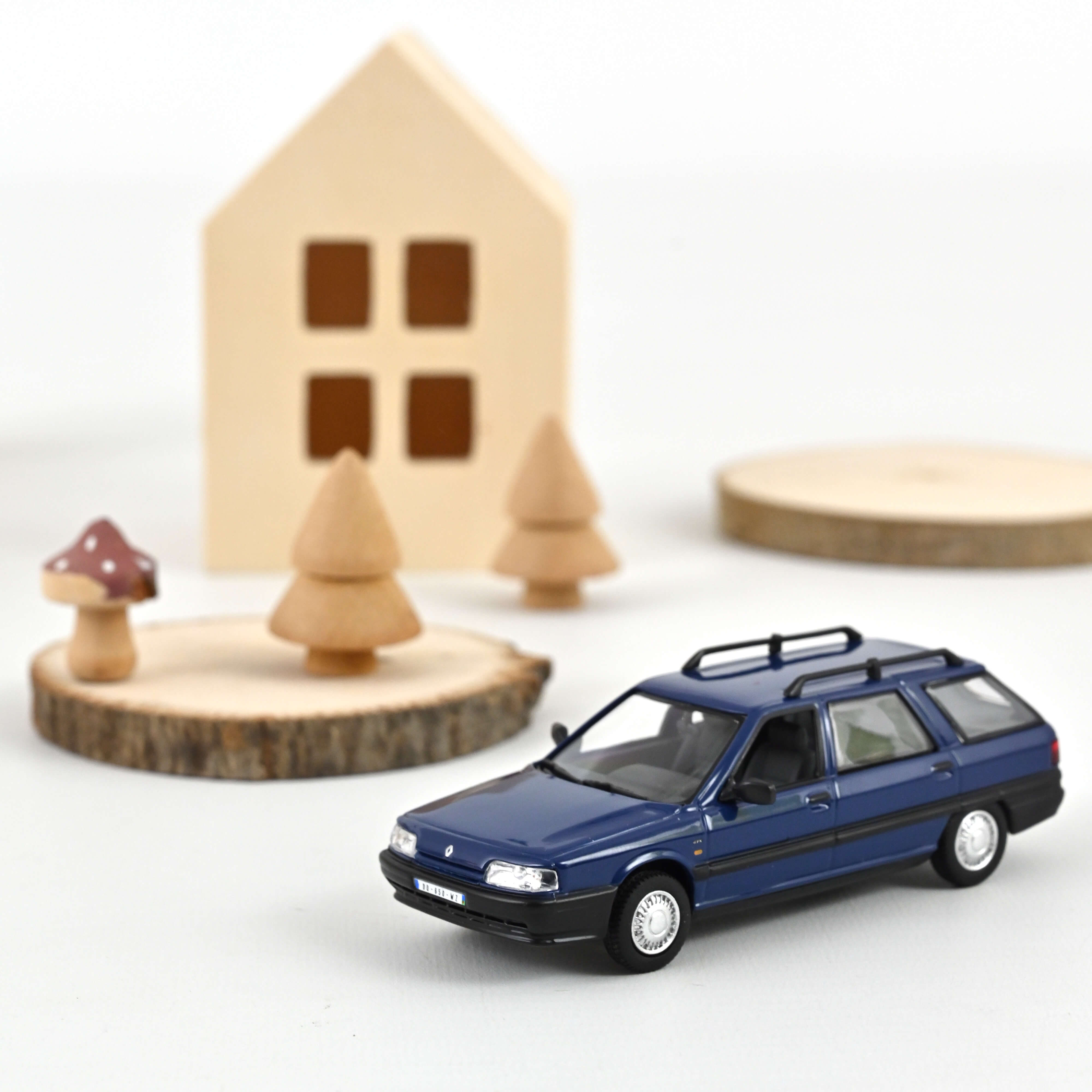 RENAULT 21 - R21 NEVADA bleu 1/43 3551095121325 RENAULT 21 - R21 NEVADA bleu 1/43 3551095121325
