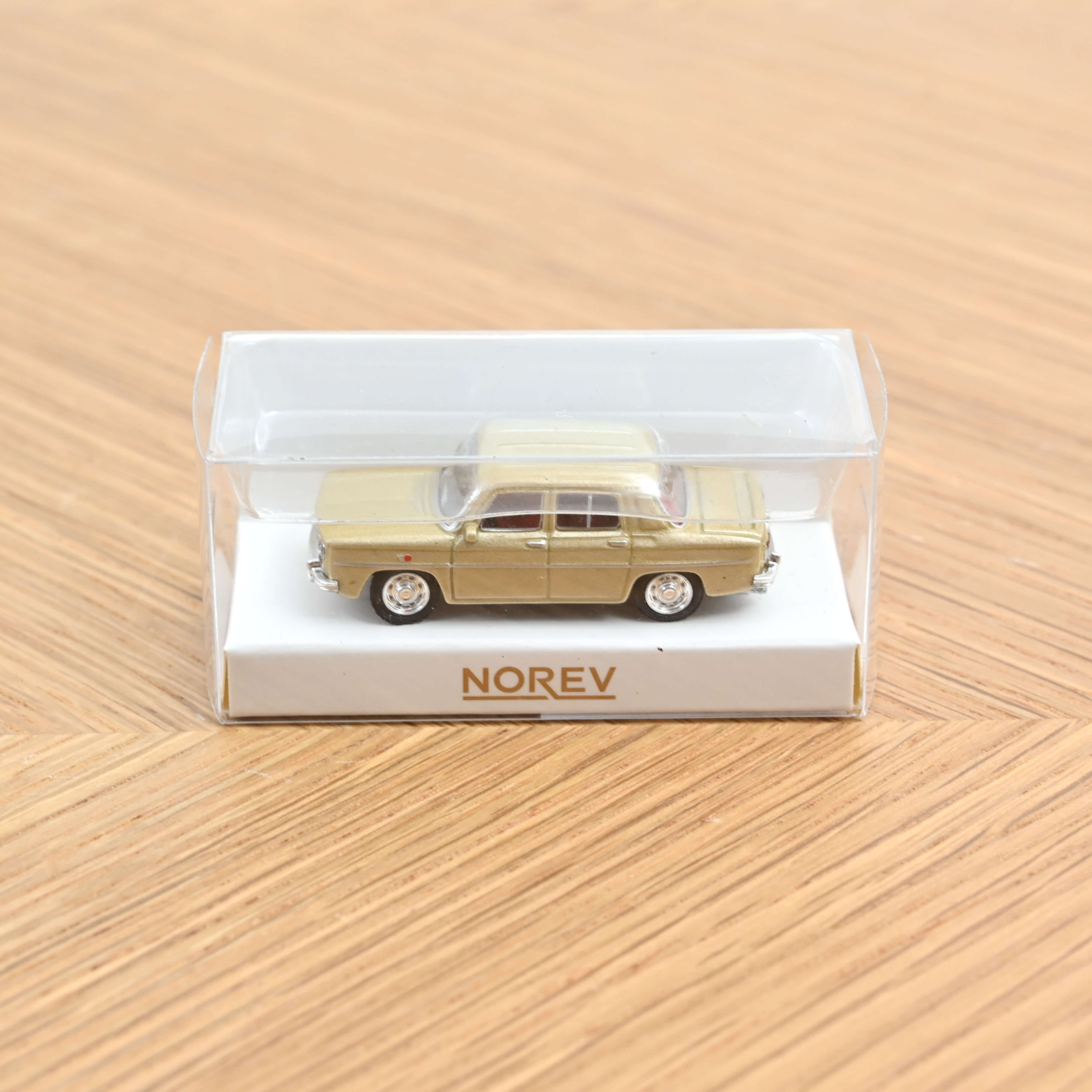 Renault 8 1964 Beige Metallisé 1/87