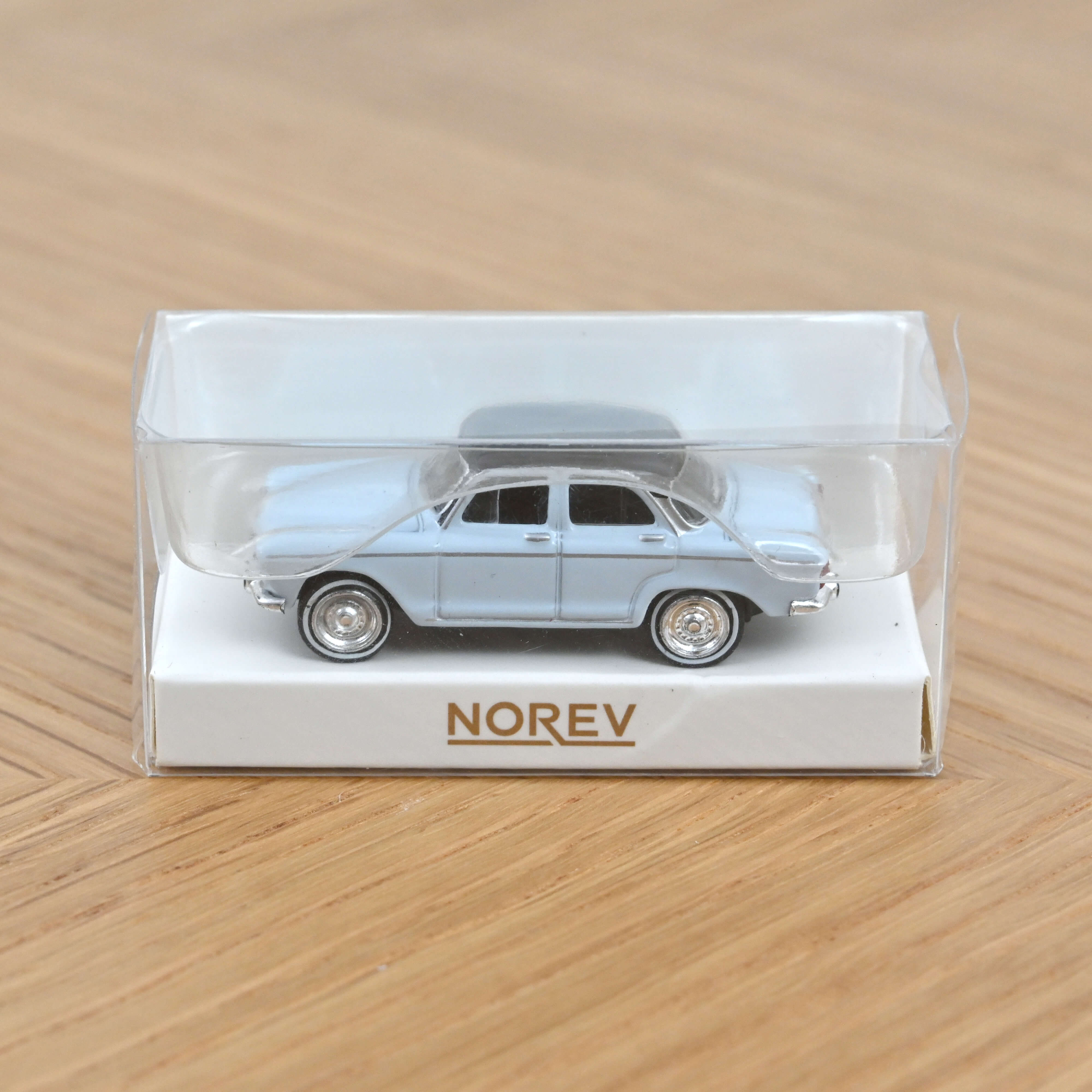 Simca Aronde 1962 Gris Princesse et toit noir 1/87