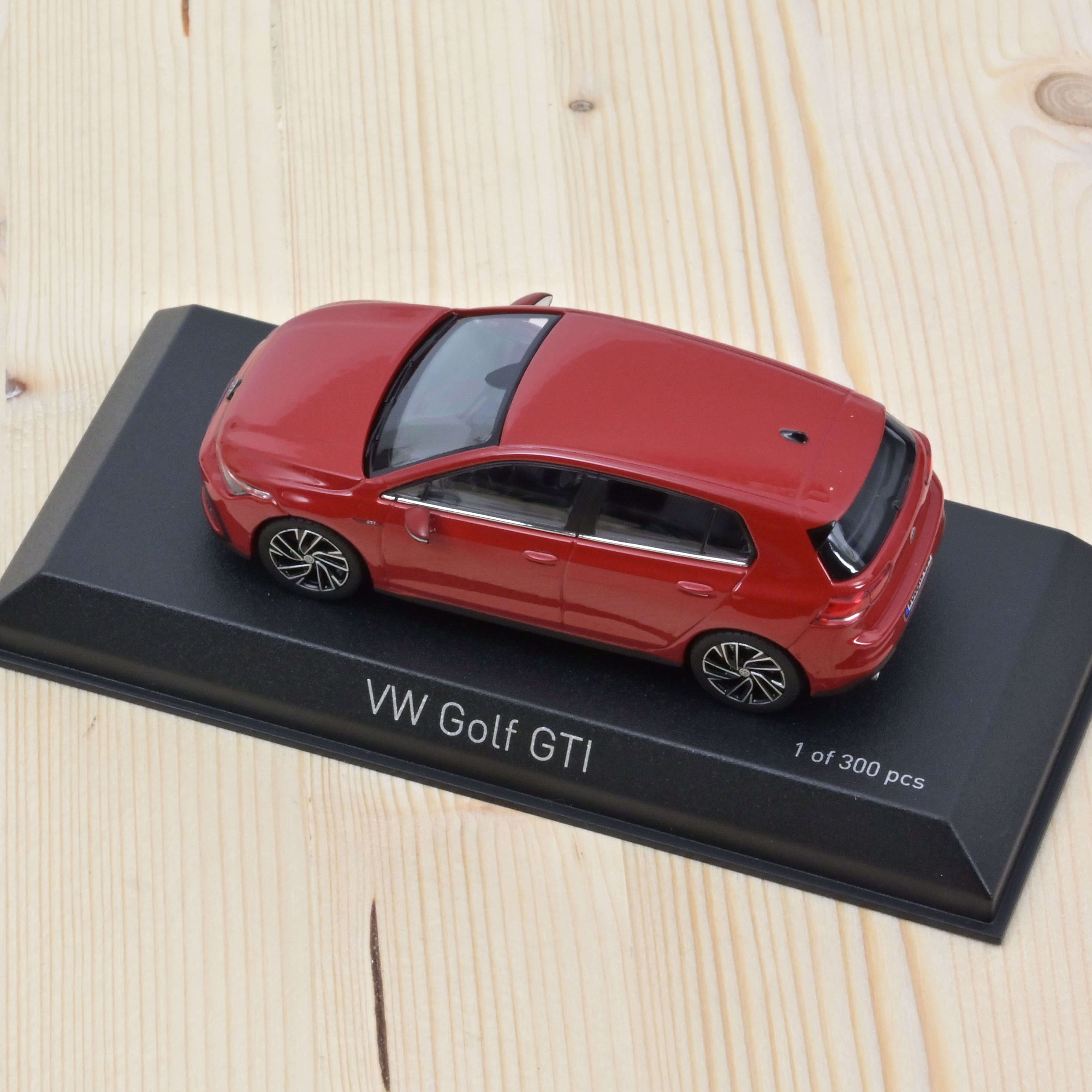 VW Golf GTI 2020 Rouge métallisé 1/43 - 300pcs