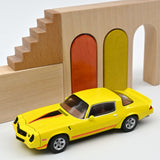 Chevrolet Camaro Z28 1980 Gelb mit rot/orangefarbenen Streifen 1:43