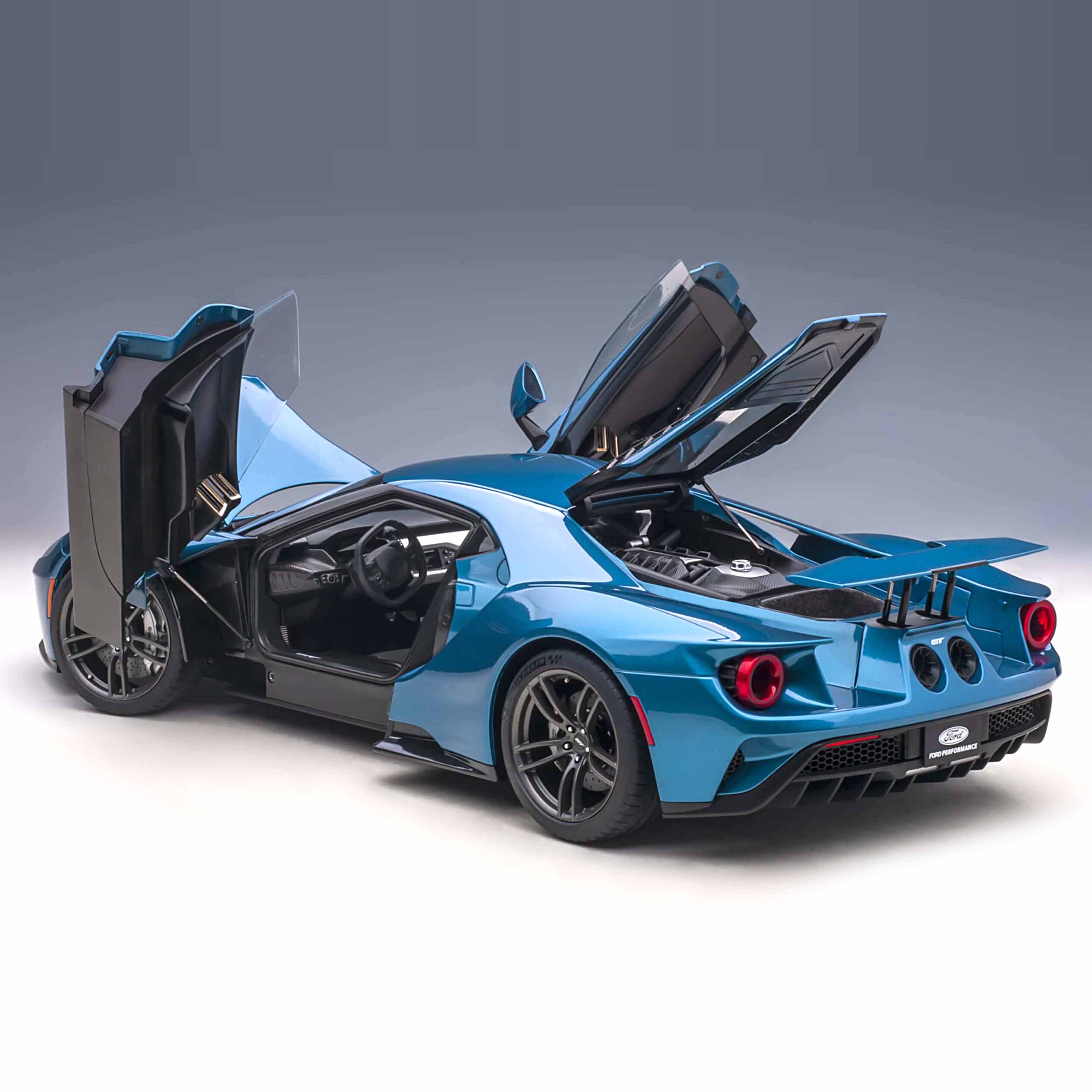 Ford GT 2017 Flüssigblau 1:12