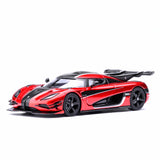 Koenigsegg One : 1 Rouge pomme/Fibre de carbone/Bandes argentées 1/64