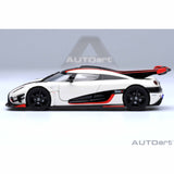 Koenigsegg One : 1 Pebble white/Carbon black/Red accents 1:64