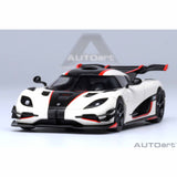 Koenigsegg One : 1 Pebble white/Carbon black/Red accents 1:64