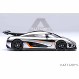 Koenigsegg One : 1 Moon grey/Carbon black/Orange accents 1:64